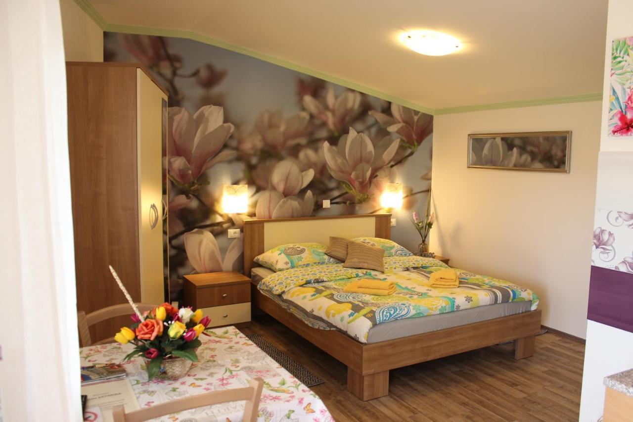 Rooms Katarina Kadumi Luaran gambar